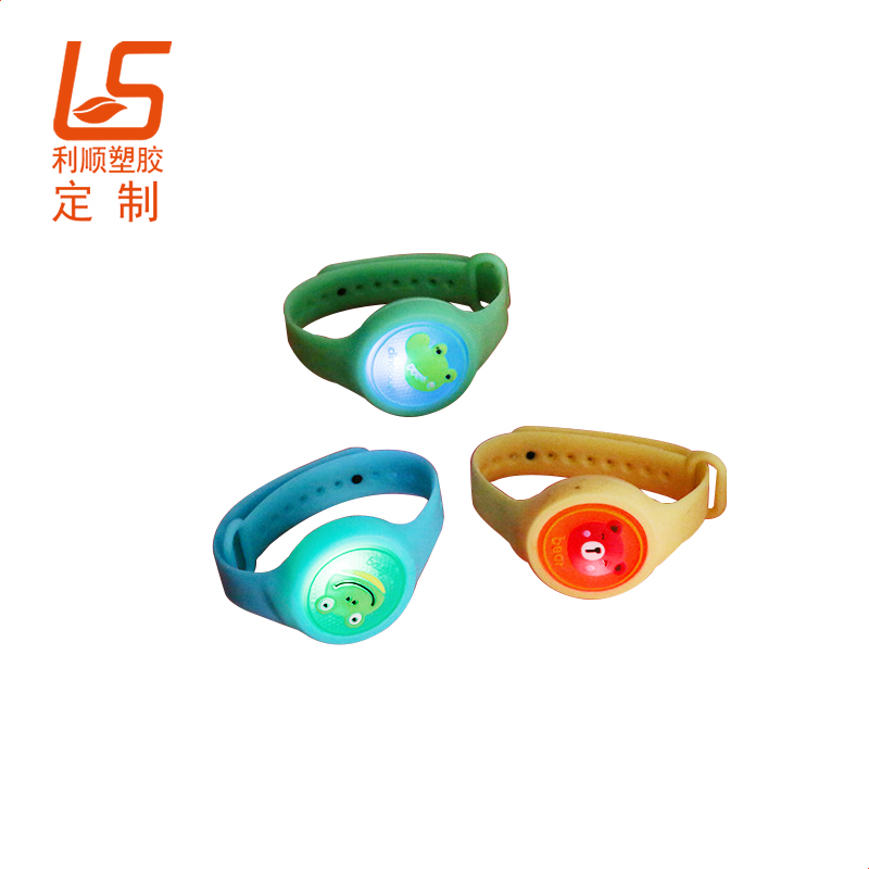 發(fā)光驅(qū)蚊手環(huán) (1)